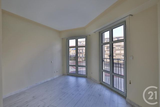 Afficher la photo en grand Appartement F4 à vendre - 4 pièces - 111.0 m2 - NICE - 06 - PROVENCE-ALPES-COTE-D-AZUR - Century 21 Lafage Transactions