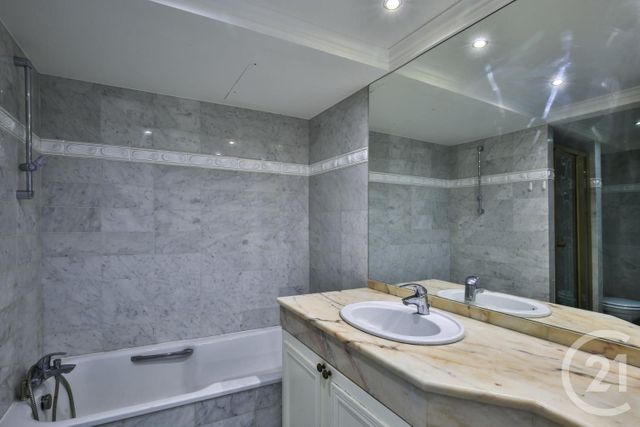 Afficher la photo en grand Appartement F4 à vendre - 4 pièces - 111.0 m2 - NICE - 06 - PROVENCE-ALPES-COTE-D-AZUR - Century 21 Lafage Transactions