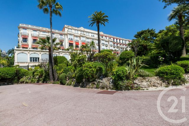 Afficher la photo en grand Appartement F4 à vendre - 4 pièces - 192.0 m2 - NICE - 06 - PROVENCE-ALPES-COTE-D-AZUR - Century 21 Lafage Transactions