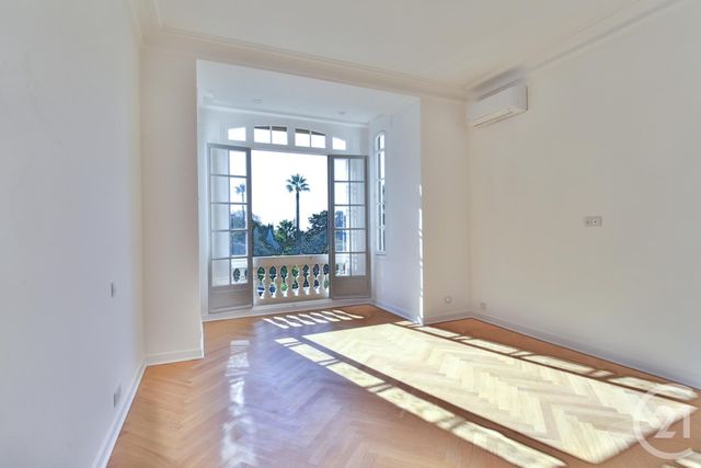 Afficher la photo en grand Appartement F4 à vendre - 4 pièces - 192.0 m2 - NICE - 06 - PROVENCE-ALPES-COTE-D-AZUR - Century 21 Lafage Transactions