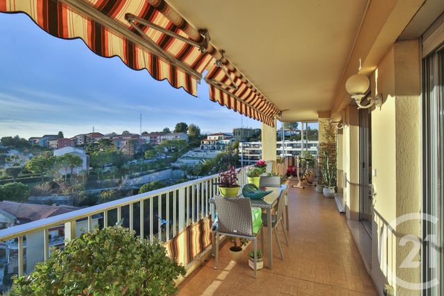 Afficher la photo en grand Appartement F4 à vendre - 4 pièces - 110.05 m2 - NICE - 06 - PROVENCE-ALPES-COTE-D-AZUR - Century 21 Lafage Transactions