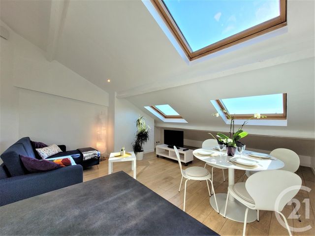 Afficher la photo en grand Appartement F3 à vendre - 3 pièces - 48.45 m2 - NICE - 06 - PROVENCE-ALPES-COTE-D-AZUR - Century 21 Lafage Transactions