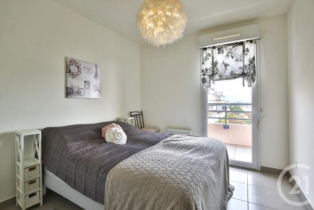 Afficher la photo en grand Appartement F3 à vendre - 3 pièces - 58.22 m2 - NICE - 06 - PROVENCE-ALPES-COTE-D-AZUR - Century 21 Lafage Transactions