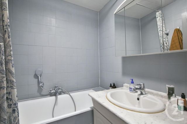 Afficher la photo en grand Appartement F3 à vendre - 3 pièces - 60.01 m2 - NICE - 06 - PROVENCE-ALPES-COTE-D-AZUR - Century 21 Lafage Transactions