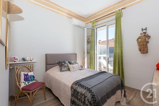 Afficher la photo en grand Appartement F4 à vendre - 4 pièces - 145.11 m2 - NICE - 06 - PROVENCE-ALPES-COTE-D-AZUR - Century 21 Lafage Transactions