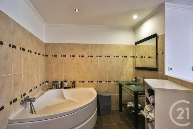 Appartement F3 à vendre - 3 pièces - 65.03 m2 - NICE - 06 - PROVENCE-ALPES-COTE-D-AZUR - Century 21 Lafage Transactions Appartement F3 à vendre - 3 pièces - 65.03 m2 - NICE - 06 - PROVENCE-ALPES-COTE-D-AZUR - Century 21 Lafage Transactions