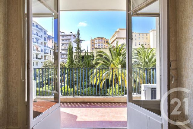 Appartement F2 à vendre - 2 pièces - 59.0 m2 - NICE - 06 - PROVENCE-ALPES-COTE-D-AZUR - Century 21 Lafage Transactions Appartement F2 à vendre - 2 pièces - 59.0 m2 - NICE - 06 - PROVENCE-ALPES-COTE-D-AZUR - Century 21 Lafage Transactions