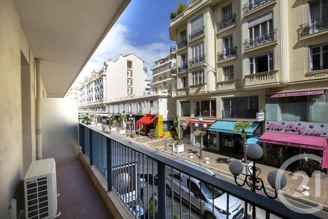 Appartement F2 à vendre - 2 pièces - 59.0 m2 - NICE - 06 - PROVENCE-ALPES-COTE-D-AZUR - Century 21 Lafage Transactions Appartement F2 à vendre - 2 pièces - 59.0 m2 - NICE - 06 - PROVENCE-ALPES-COTE-D-AZUR - Century 21 Lafage Transactions