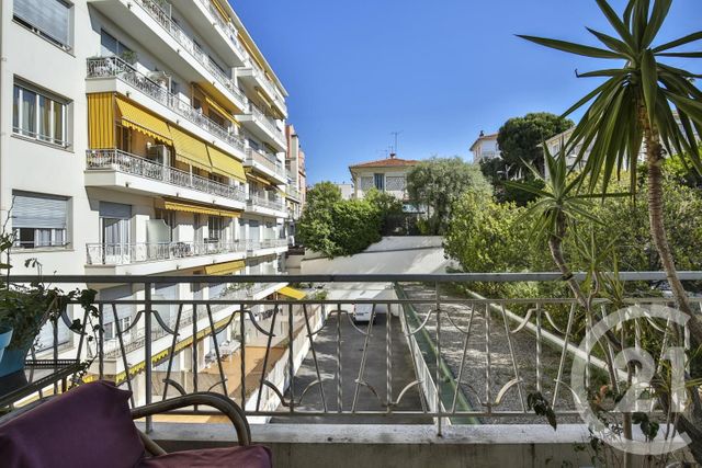 Appartement F4 à vendre - 4 pièces - 107.41 m2 - NICE - 06 - PROVENCE-ALPES-COTE-D-AZUR - Century 21 Lafage Transactions Appartement F4 à vendre - 4 pièces - 107.41 m2 - NICE - 06 - PROVENCE-ALPES-COTE-D-AZUR - Century 21 Lafage Transactions