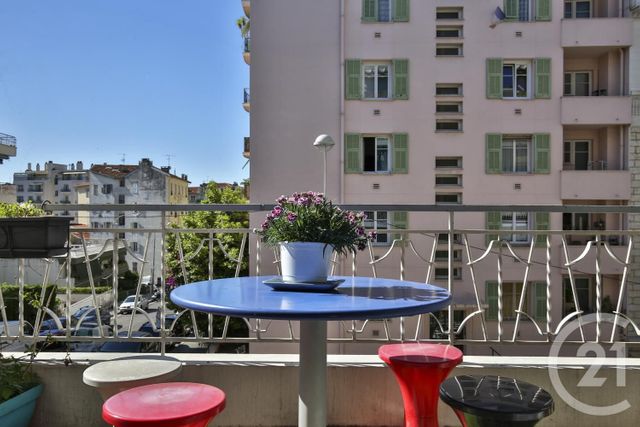 Appartement F4 à vendre - 4 pièces - 107.41 m2 - NICE - 06 - PROVENCE-ALPES-COTE-D-AZUR - Century 21 Lafage Transactions Appartement F4 à vendre - 4 pièces - 107.41 m2 - NICE - 06 - PROVENCE-ALPES-COTE-D-AZUR - Century 21 Lafage Transactions