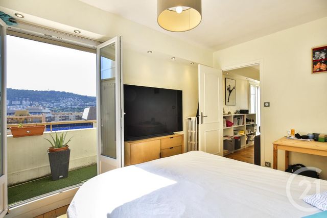 Afficher la photo en grand Appartement F3 à vendre - 3 pièces - 70.11 m2 - NICE - 06 - PROVENCE-ALPES-COTE-D-AZUR - Century 21 Lafage Transactions