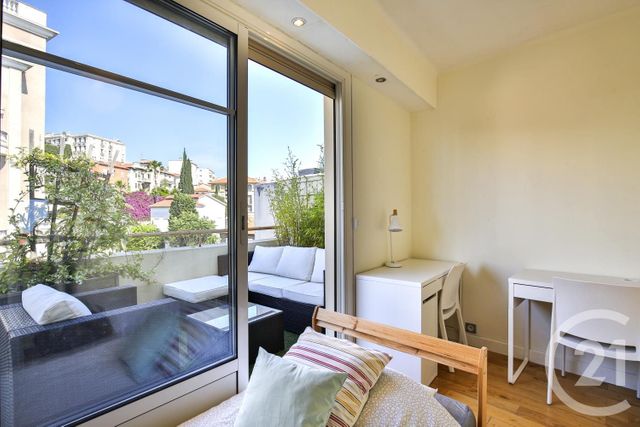 Afficher la photo en grand Appartement F3 à vendre - 3 pièces - 70.11 m2 - NICE - 06 - PROVENCE-ALPES-COTE-D-AZUR - Century 21 Lafage Transactions