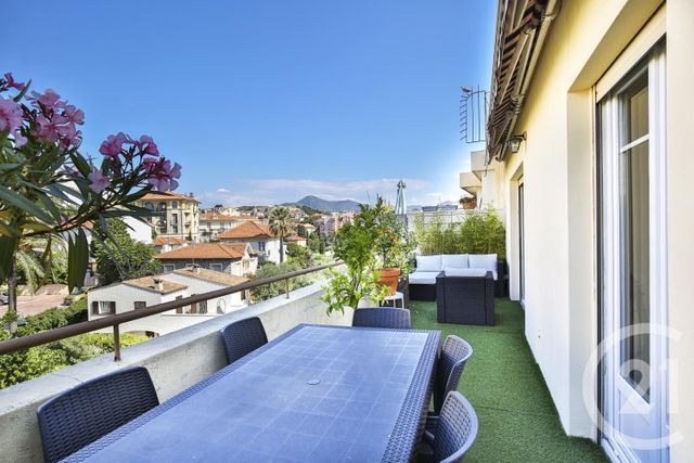 Afficher la photo en grand Appartement F3 à vendre - 3 pièces - 70.11 m2 - NICE - 06 - PROVENCE-ALPES-COTE-D-AZUR - Century 21 Lafage Transactions
