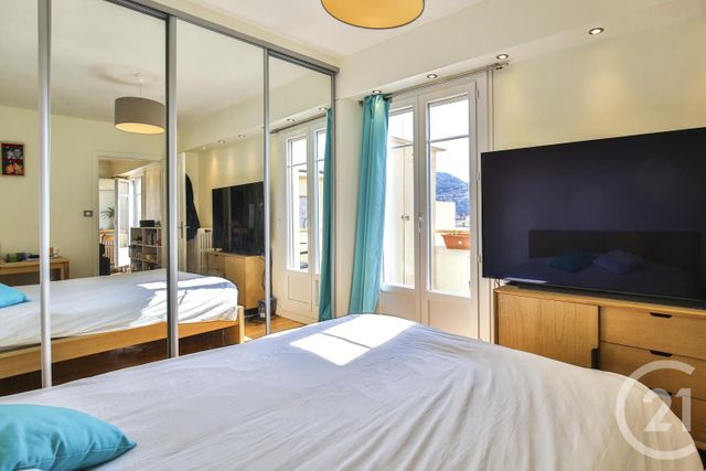 Afficher la photo en grand Appartement F3 à vendre - 3 pièces - 70.11 m2 - NICE - 06 - PROVENCE-ALPES-COTE-D-AZUR - Century 21 Lafage Transactions
