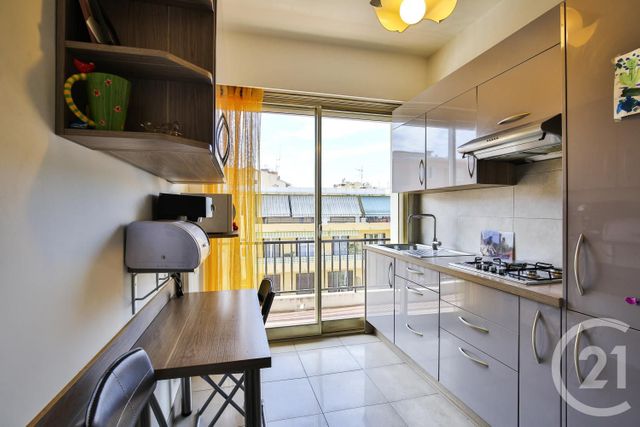 Afficher la photo en grand Appartement F2 à vendre - 2 pièces - 44.0 m2 - NICE - 06 - PROVENCE-ALPES-COTE-D-AZUR - Century 21 Lafage Transactions