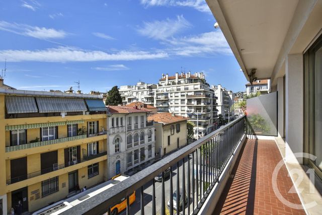 Afficher la photo en grand Appartement F2 à vendre - 2 pièces - 44.0 m2 - NICE - 06 - PROVENCE-ALPES-COTE-D-AZUR - Century 21 Lafage Transactions