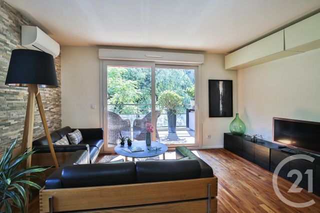 Afficher la photo en grand Appartement F3 à vendre - 3 pièces - 57.57 m2 - ST ANDRE DE LA ROCHE - 06 - PROVENCE-ALPES-COTE-D-AZUR - Century 21 Lafage Transactions
