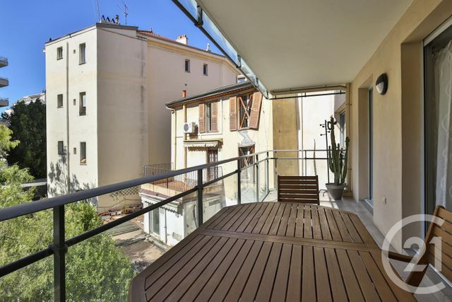 Afficher la photo en grand Studio à vendre - 1 pièce - 25.1 m2 - NICE - 06 - PROVENCE-ALPES-COTE-D-AZUR - Century 21 Lafage Transactions
