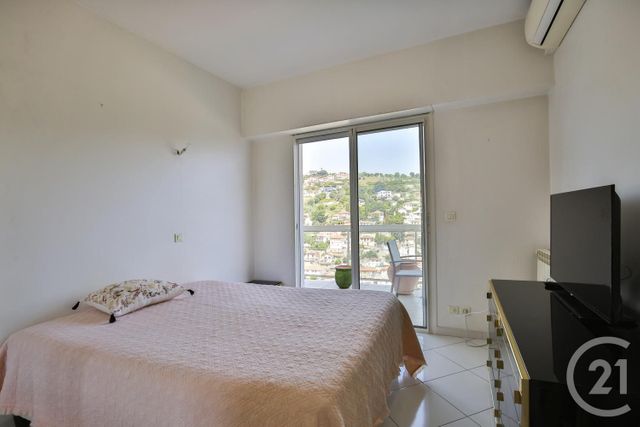 Afficher la photo en grand Appartement F3 à vendre - 3 pièces - 96.8 m2 - NICE - 06 - PROVENCE-ALPES-COTE-D-AZUR - Century 21 Lafage Transactions