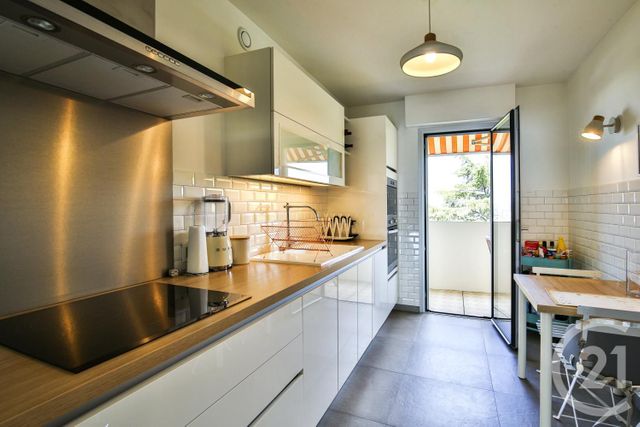 Afficher la photo en grand Appartement F3 à vendre - 3 pièces - 71.55 m2 - NICE - 06 - PROVENCE-ALPES-COTE-D-AZUR - Century 21 Lafage Transactions