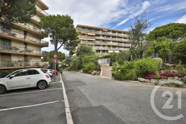 Afficher la photo en grand Appartement F3 à vendre - 3 pièces - 71.55 m2 - NICE - 06 - PROVENCE-ALPES-COTE-D-AZUR - Century 21 Lafage Transactions