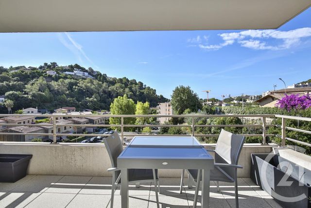 Afficher la photo en grand Appartement F2 à vendre - 2 pièces - 45.0 m2 - CAGNES SUR MER - 06 - PROVENCE-ALPES-COTE-D-AZUR - Century 21 Lafage Transactions