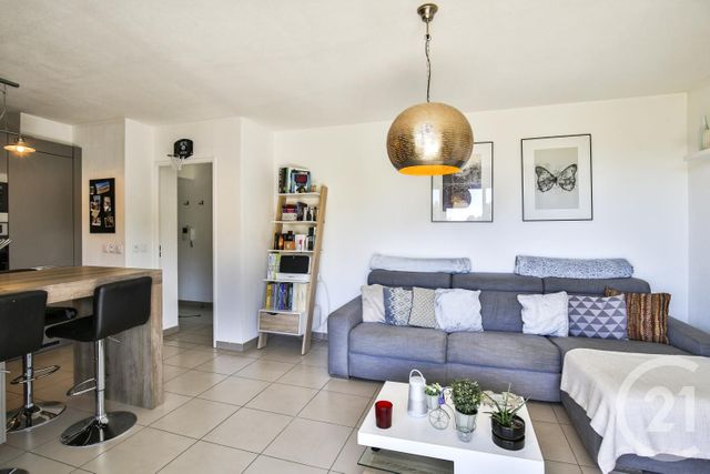 Afficher la photo en grand Appartement F2 à vendre - 2 pièces - 45.0 m2 - CAGNES SUR MER - 06 - PROVENCE-ALPES-COTE-D-AZUR - Century 21 Lafage Transactions