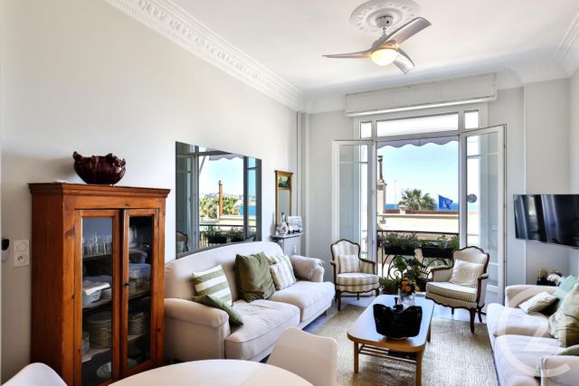 Afficher la photo en grand Appartement F3 à vendre - 3 pièces - 50.52 m2 - NICE - 06 - PROVENCE-ALPES-COTE-D-AZUR - Century 21 Lafage Transactions