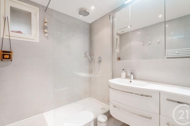 Appartement F4 à vendre - 4 pièces - 74.09 m2 - NICE - 06 - PROVENCE-ALPES-COTE-D-AZUR - Century 21 Lafage Transactions