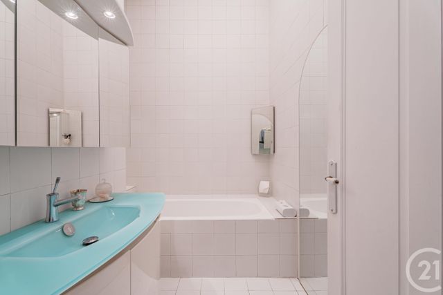 Appartement F2 à vendre - 2 pièces - 58.15 m2 - NICE - 06 - PROVENCE-ALPES-COTE-D-AZUR - Century 21 Lafage Transactions