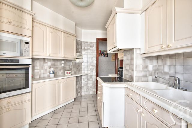 Afficher la photo en grand Appartement F3 à vendre - 3 pièces - 76.68 m2 - NICE - 06 - PROVENCE-ALPES-COTE-D-AZUR - Century 21 Lafage Transactions