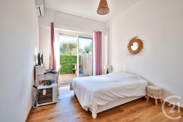 Afficher la photo en grand Appartement T3 à vendre - 3 pièces - 51.56 m2 - NICE - 06 - PROVENCE-ALPES-COTE-D-AZUR - Century 21 Lafage Transactions