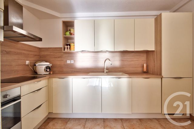 Appartement F3 à vendre - 3 pièces - 75.33 m2 - ST LAURENT DU VAR - 06 - PROVENCE-ALPES-COTE-D-AZUR - Century 21 Lafage Transactions