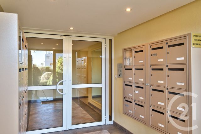 Appartement F3 à vendre - 3 pièces - 75.33 m2 - ST LAURENT DU VAR - 06 - PROVENCE-ALPES-COTE-D-AZUR - Century 21 Lafage Transactions