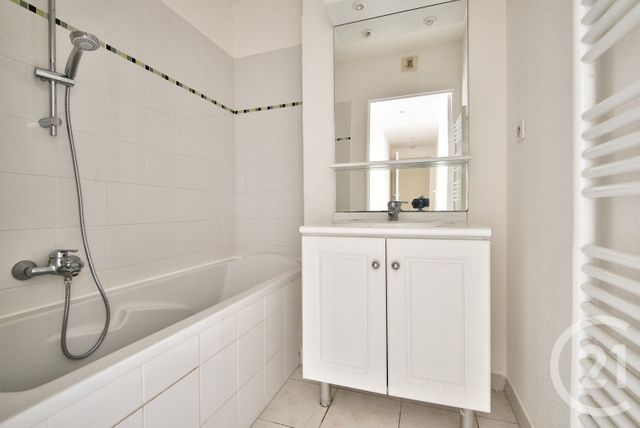 Appartement T4 à vendre - 4 pièces - 84.7 m2 - ANTIBES - 06 - PROVENCE-ALPES-COTE-D-AZUR - Century 21 Lafage Transactions