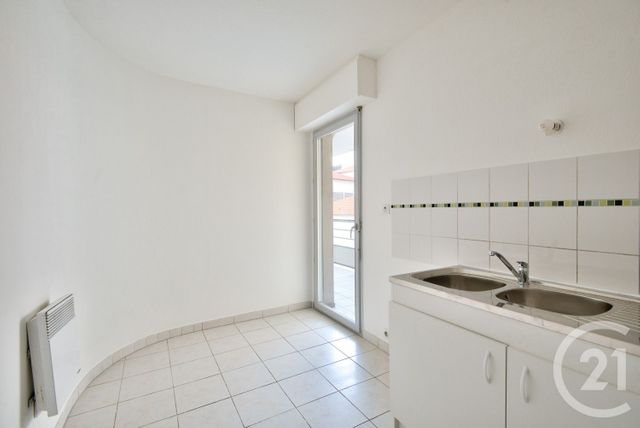 Appartement T4 à vendre - 4 pièces - 84.7 m2 - ANTIBES - 06 - PROVENCE-ALPES-COTE-D-AZUR - Century 21 Lafage Transactions