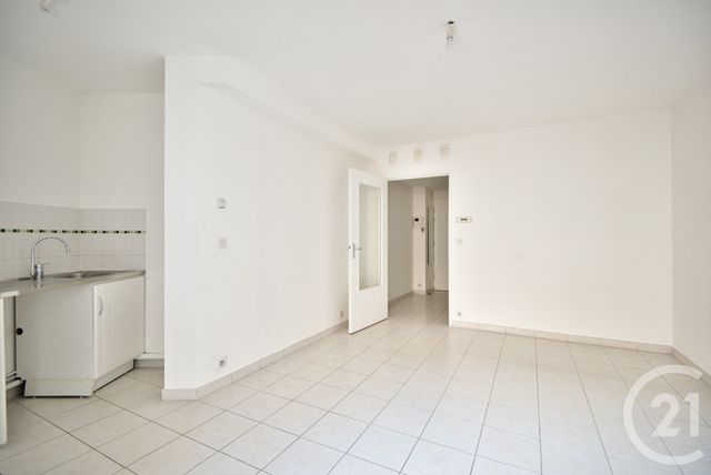 Appartement Studio à vendre - 1 pièce - 27.75 m2 - ANTIBES - 06 - PROVENCE-ALPES-COTE-D-AZUR - Century 21 Lafage Transactions