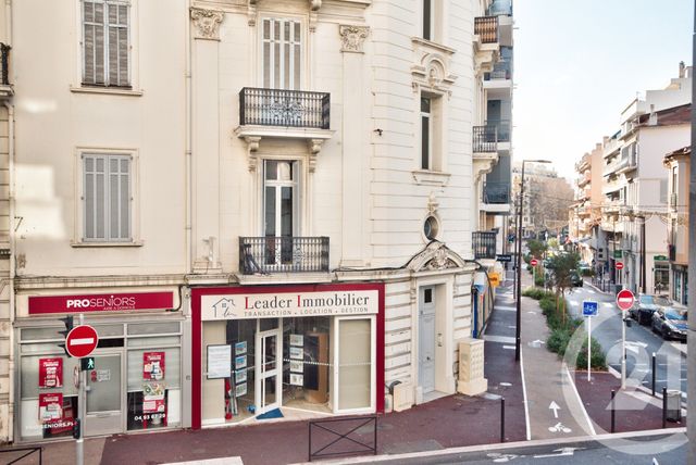 Appartement Studio à vendre - 1 pièce - 27.75 m2 - ANTIBES - 06 - PROVENCE-ALPES-COTE-D-AZUR - Century 21 Lafage Transactions