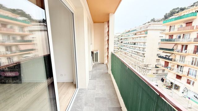 Appartement T3 à vendre - 3 pièces - 44.49 m2 - NICE - 06 - PROVENCE-ALPES-COTE-D-AZUR - Century 21 Lafage Transactions