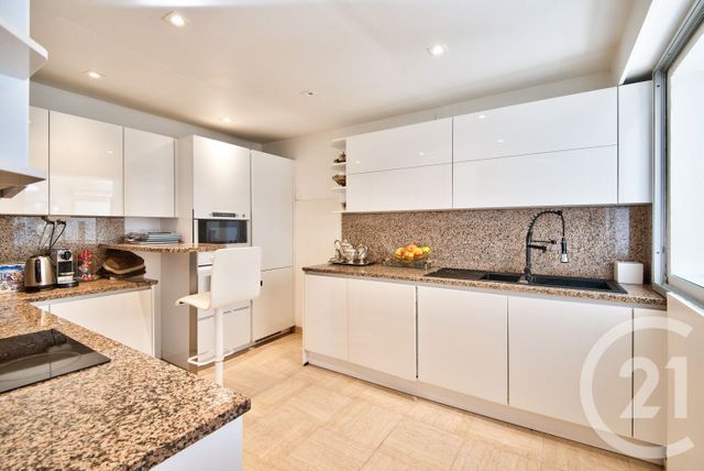 maison à vendre - 6 pièces - 275.0 m2 - VILLEFRANCHE SUR MER - 06 - PROVENCE-ALPES-COTE-D-AZUR - Century 21 Lafage Transactions