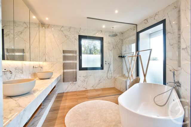 Appartement F6 à vendre - 6 pièces - 181.06 m2 - NICE - 06 - PROVENCE-ALPES-COTE-D-AZUR - Century 21 Lafage Transactions