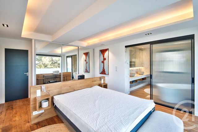 Appartement F6 à vendre - 6 pièces - 181.06 m2 - NICE - 06 - PROVENCE-ALPES-COTE-D-AZUR - Century 21 Lafage Transactions