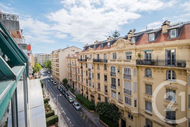 Appartement F4 à vendre - 4 pièces - 90.14 m2 - NICE - 06 - PROVENCE-ALPES-COTE-D-AZUR - Century 21 Lafage Transactions