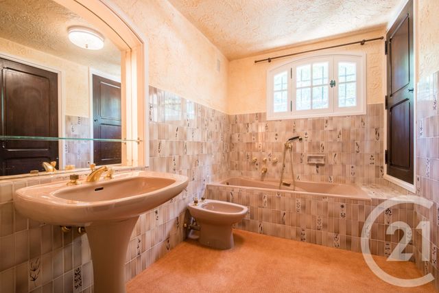 maison à vendre - 6 pièces - 220.0 m2 - THEOULE SUR MER - 06 - PROVENCE-ALPES-COTE-D-AZUR - Century 21 Lafage Transactions