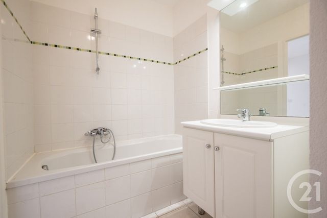 Appartement T4 à vendre - 4 pièces - 78.1 m2 - ANTIBES - 06 - PROVENCE-ALPES-COTE-D-AZUR - Century 21 Lafage Transactions