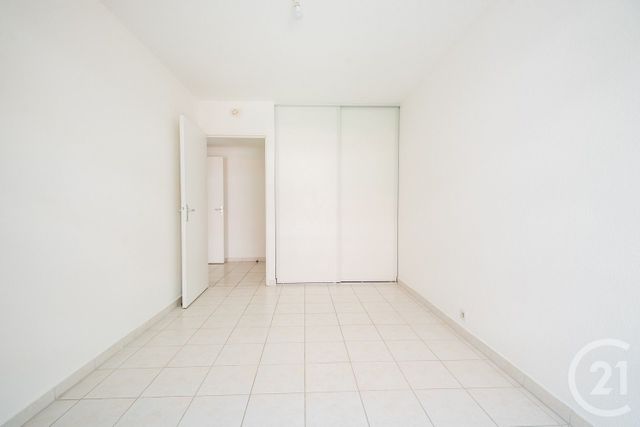 Appartement T4 à vendre - 4 pièces - 78.1 m2 - ANTIBES - 06 - PROVENCE-ALPES-COTE-D-AZUR - Century 21 Lafage Transactions
