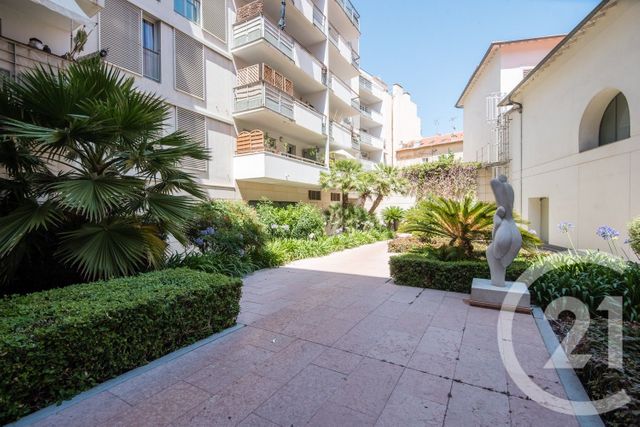 Appartement T4 à vendre - 4 pièces - 78.1 m2 - ANTIBES - 06 - PROVENCE-ALPES-COTE-D-AZUR - Century 21 Lafage Transactions