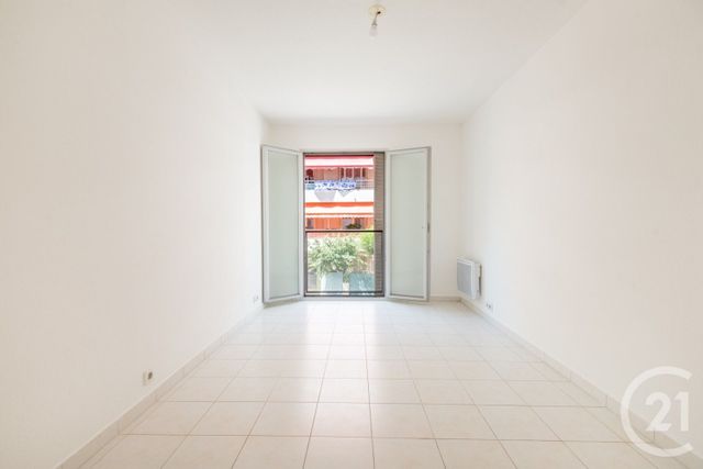 Appartement T4 à vendre - 4 pièces - 78.1 m2 - ANTIBES - 06 - PROVENCE-ALPES-COTE-D-AZUR - Century 21 Lafage Transactions