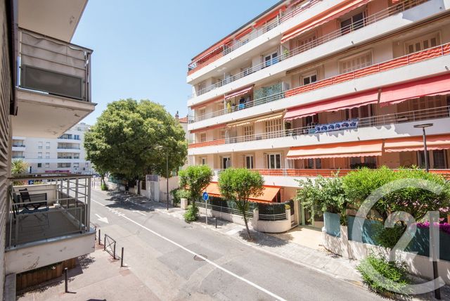 Appartement T4 à vendre - 4 pièces - 78.1 m2 - ANTIBES - 06 - PROVENCE-ALPES-COTE-D-AZUR - Century 21 Lafage Transactions