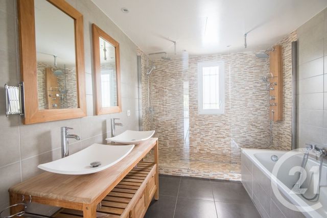 Appartement F4 à vendre - 4 pièces - 114.5 m2 - NICE - 06 - PROVENCE-ALPES-COTE-D-AZUR - Century 21 Lafage Transactions